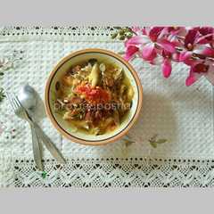 A picture of Soto Lamongan.