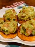 Guacamole pe Crostini de cartof dulce
