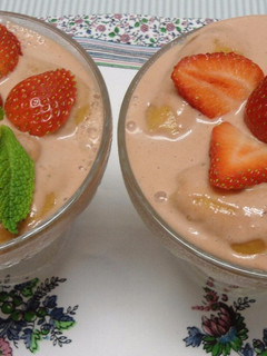Una foto de Copa con crema de fresas