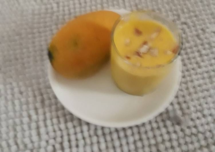 Mango lassi