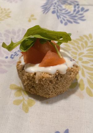 Una foto de Pepas de rúcula, tomate 🍅 y queso 🧀