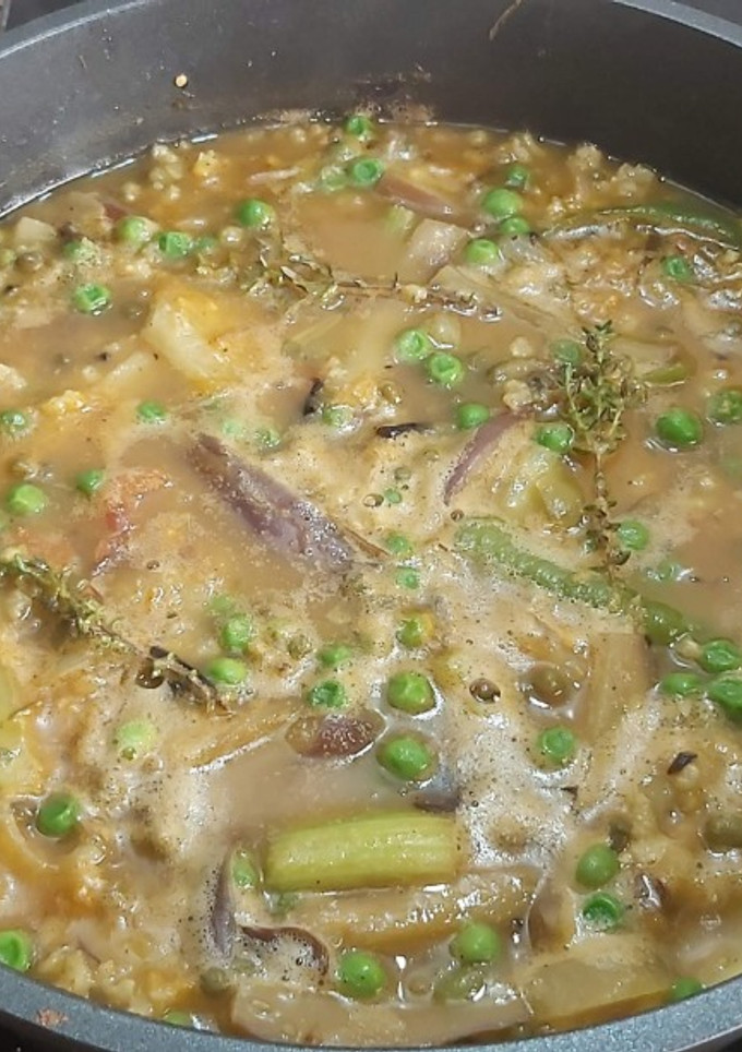 Una foto de Guiso arroz integral, soja verde con verduras