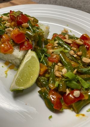 A picture of Thai Ginger Curry.
