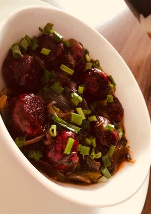 A picture of Beetroot manchurian.