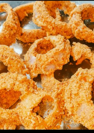 क्रिस्पी प्याज़ के रिंग्स (crispy pyaz ke rings recipe in Hindi) रेसिपी मुख्य फोटो