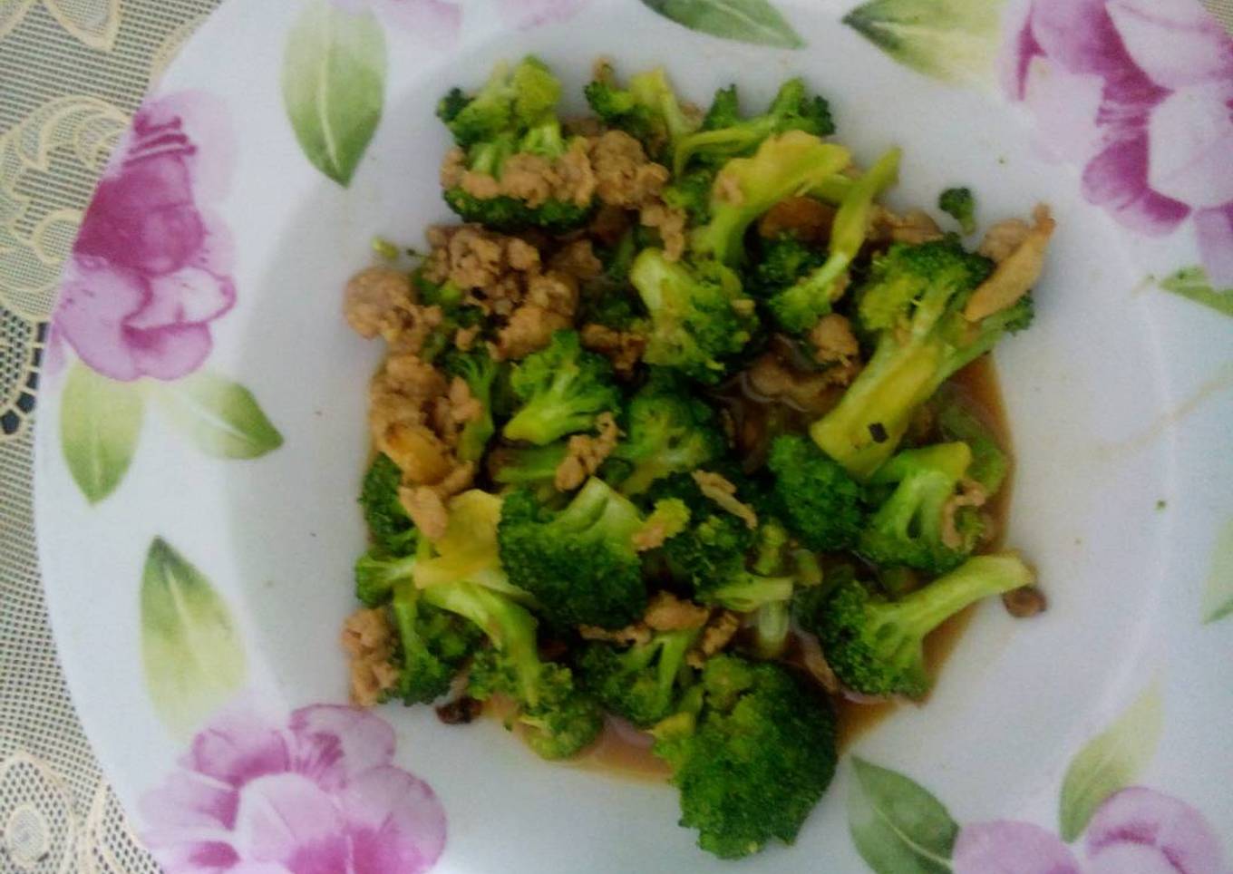 Tumis brokoli with piggy