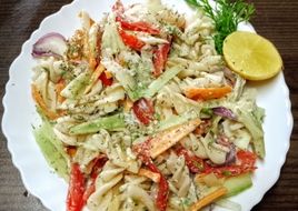 🥗 Cool & Crunchy Garden Pasta Salad
