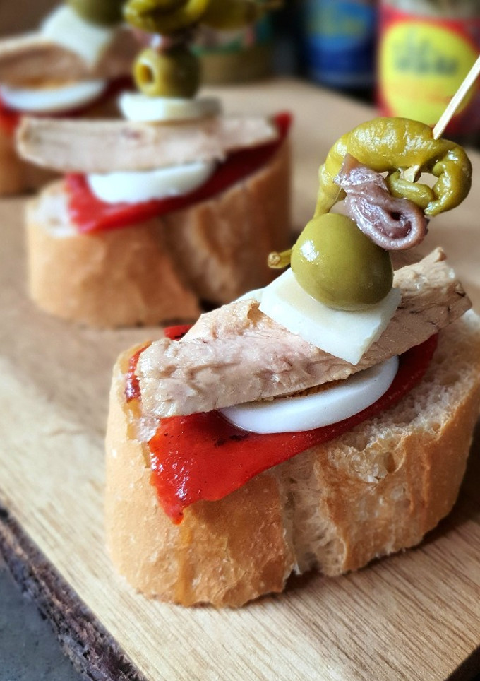 Una foto de Pincho de Melva canutera