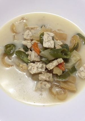 Foto resep Kulit Sapi Cabe Hijau Masak Santan