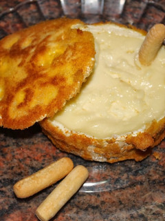Una foto de Falsa fondue de queso camembert