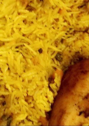 صورة لوصفة كبسة دجاج بالكركم