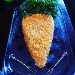 A picture of The "Holiday" Cheeseball.