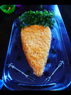 A picture of The "Holiday" Cheeseball.