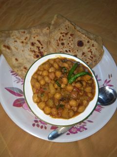 কাবলি ছোলার ঘুগনি(kabli cholar ghoogni recipe in Bengali) রেসিপির প্রধান ছবি