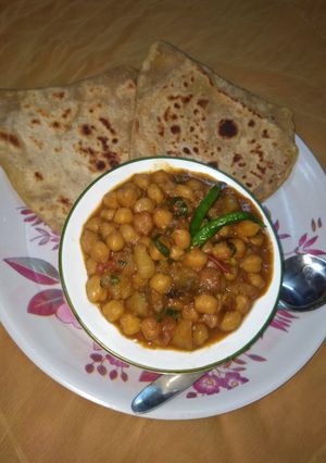 কাবলি ছোলার ঘুগনি(kabli cholar ghoogni recipe in Bengali) রেসিপির প্রধান ছবি