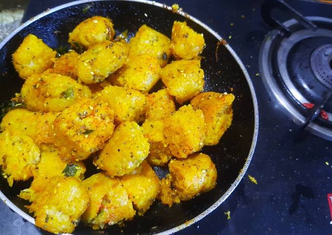 Recipe of Quick Vegetable Muthiya! Easy and healthy breakfast!