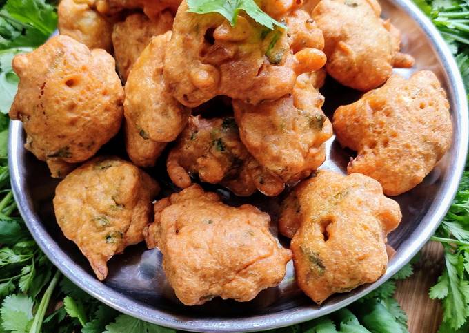 Besan ke pakora Recipe by Raghini Phad - Cookpad