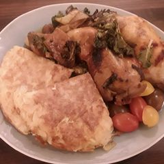 A picture of Sig's chicken with kaletts, pears and rosti.