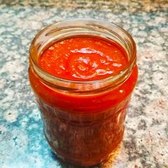 A picture of Hot and sweet Tomato Sauce.
