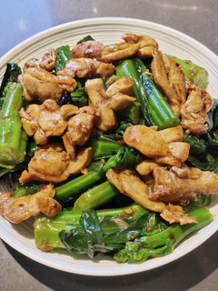 A picture of Choisam with Chicken.