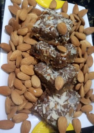 A picture of માવા ખજૂર પાકjaggery.