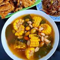 A picture of Sayur Asem.