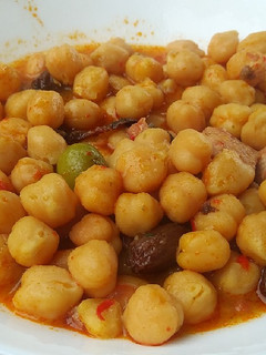 Una foto de Potaje de garbanzos con verduras