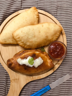 A picture of Baked/ deep fried calzone.