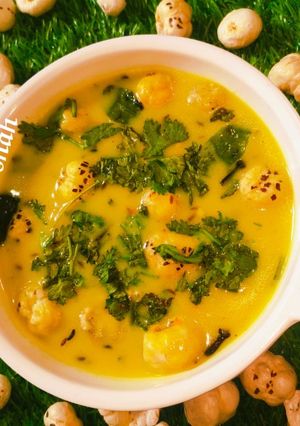 માખાના ની કઢી (Makhana Kadhi Recipe In Gujarati) રેસીપી મુખ્ય ફોટો