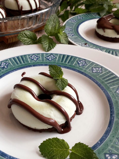 Foto di Panna cotta donuts, al cioccolato e menta