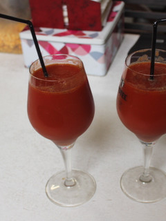 Una foto de Copa de zumo de tomate