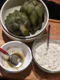 Alcachofas con dip de ostiones