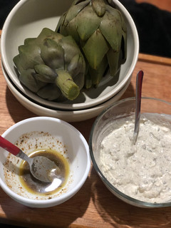 Una foto de Alcachofas con dip de ostiones