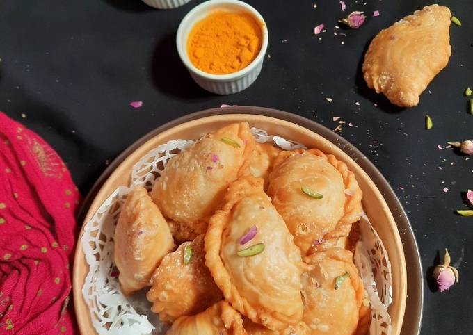 Recipe of Favorite Flaky Kunafa Gujiya