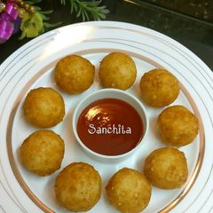 A picture of Cheesy Sago Bombs.