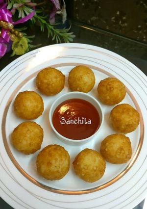 A picture of Cheesy Sago Bombs.