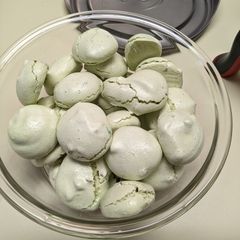 A picture of Holiday Meringue Cookies.