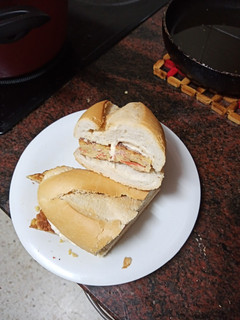 Una foto de Bocadillo de tortilla chips con mayonesa