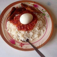 A picture of White Rice and plantain.