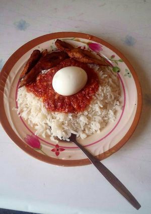 A picture of White Rice and plantain.