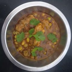 A picture of Broad bean with muthiya vegetable.