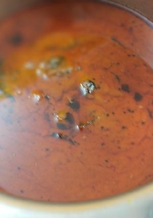 வத்தக்குழம்பு(vathal kulambu recipe in tamil) செய்முறை முக்கிய புகைப்படம்