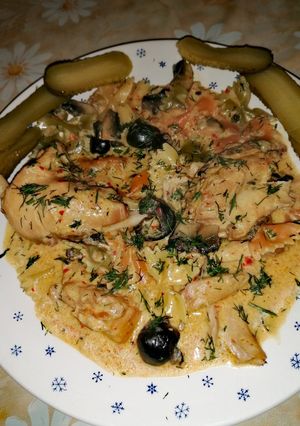O poză a rețetei Farfalle cu carne de iepure și ciuperci.