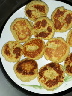 A picture of Garri cookies.