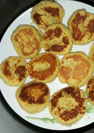 A picture of Garri cookies.