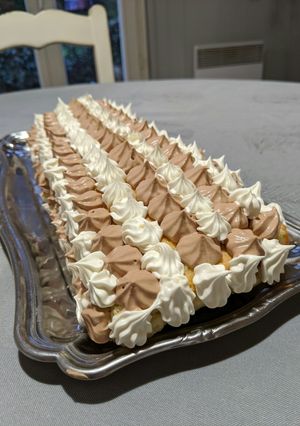 Une photo de Bûche poires et ganaches montées aux chocolats
