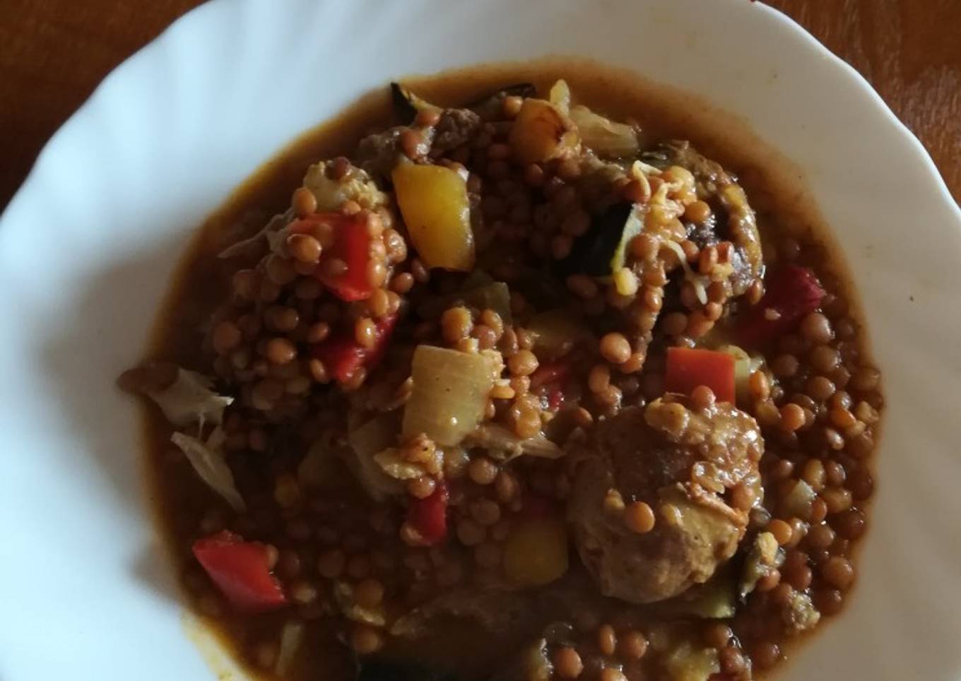 Lentejas especiadas con pollo y chorizo