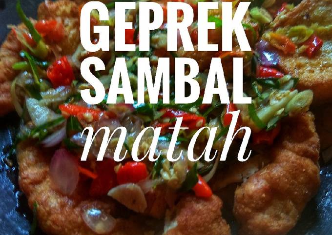 Ayam geprek sambal matah