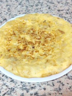 Una foto de Tortilla de patatas con cebolla
