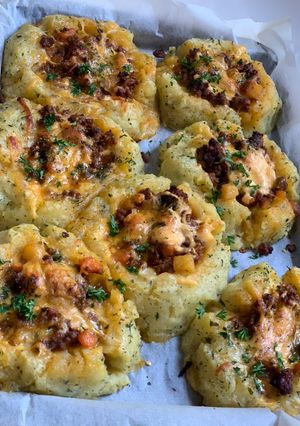A picture of Potatoe and mince rounds.
